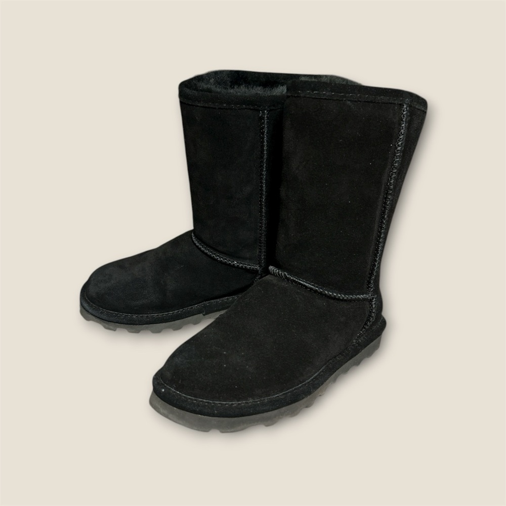 BearPaw Elle Short Suede Black Women's Slippers/booties